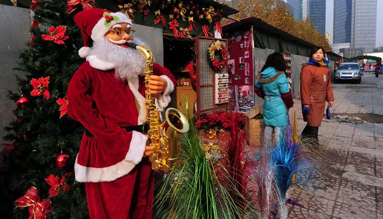 هل يتم الاحتفال بعيد الميلاد في الصين