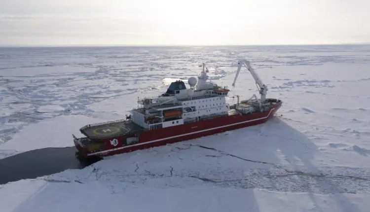 كاسحة الجليد البحثية الصينية