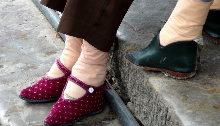 عادة ربط القدم عند الصينيين