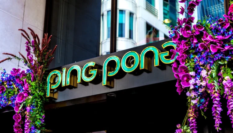 وداعاً للبقشيش! مطعم صيني يُثير الجدل بفرض "رسوم العلامة التجارية" على العملاء